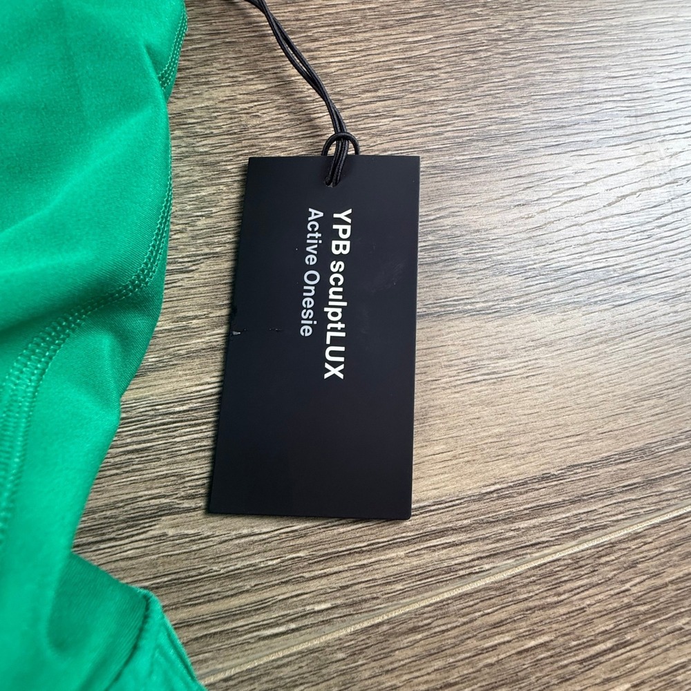 Abercrombie & Fitch YPB Hybrid Flyaway Onesie Romper Size M NEW Green Sporty - Picture 12 of 16